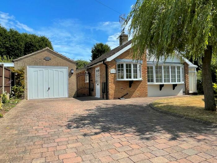 2 Bedroom Bungalow To Rent In Peveril Close, Riddings, Alfreton, DE55