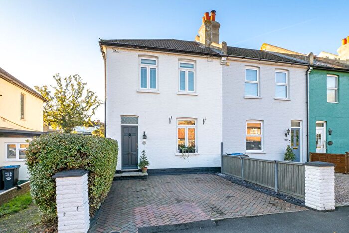 2 Bedroom End Terrace House For Sale In Garth Road, Morden, SM4