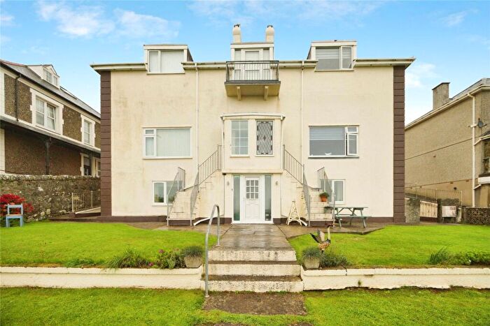3 Bedroom Flat For Sale In Portmadoc Road, Criccieth, Gwynedd, LL52