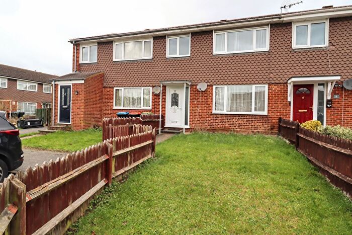 3 Bedroom Terraced House For Sale In Inverness Close, Bletchley, MK3