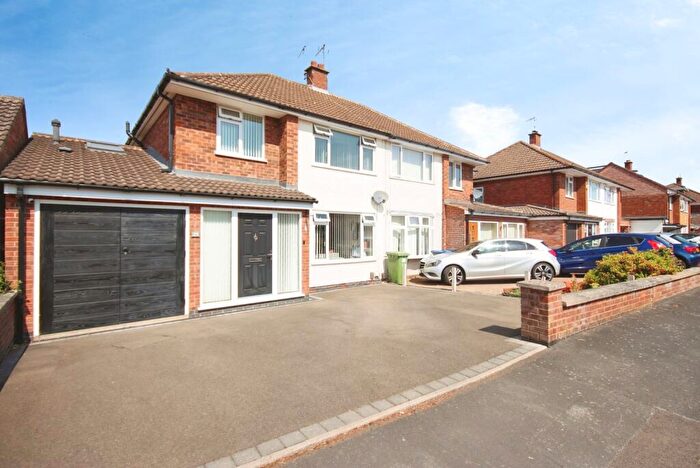 3 Bedroom Semi Detached House For Sale In Dunblane Drive, Leamington Spa, Warwickshire, CV32