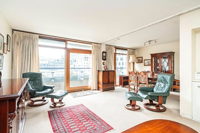 1 Bedroom Flat For Sale In Barbican, Thomas More House, EC2Y