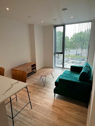 1 Bedroom Flat To Rent In Queen Street, Manchester, Greater Manchester, M3