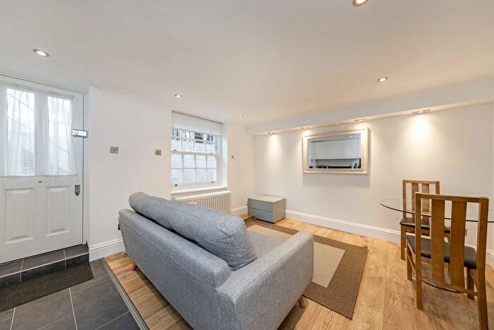 1 Bedroom Flat To Rent In St. James's Gardens, London, W11