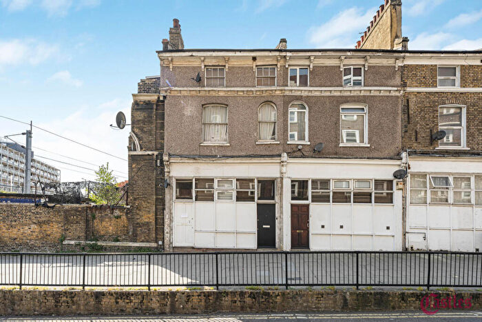 2 Bedroom Maisonette For Sale In Barnabas Road, London, E9