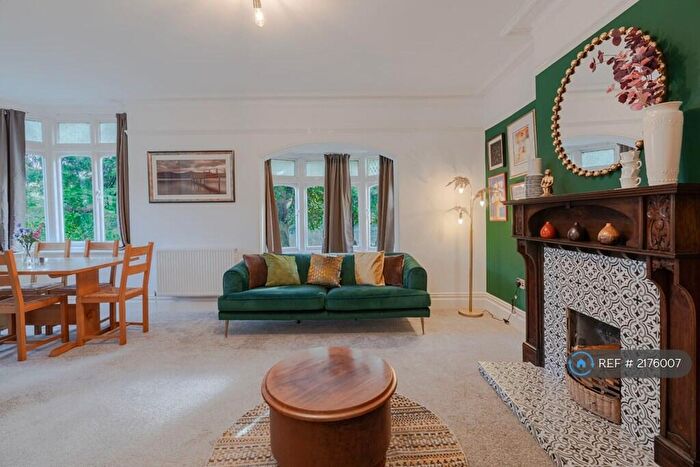 5 Bedroom Semi-Detached House To Rent In Bloxham Road, Banbury, OX16