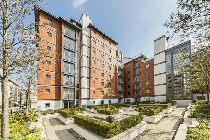 3 Bedroom Flat To Rent In Holland Gardens, Brentford, TW8