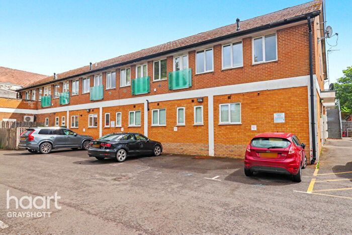 1 Bedroom Apartment For Sale In The Grove, Grayshott, GU26