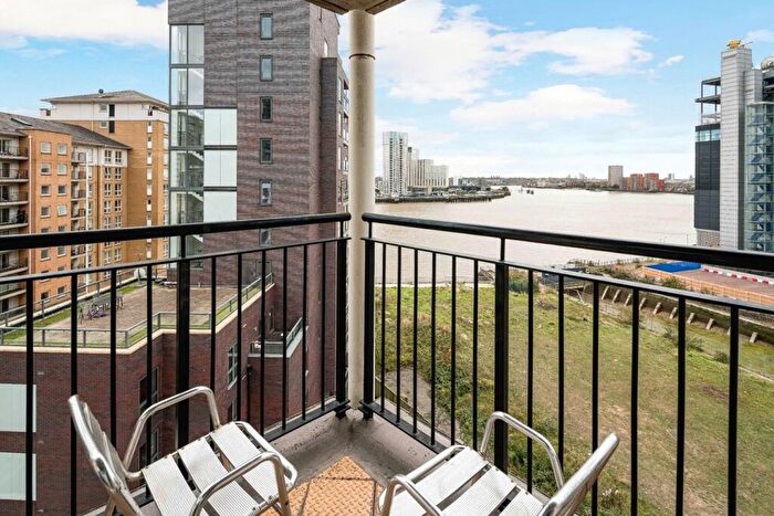 2 Bedroom Flat To Rent In Newport Avenue, Blackwall, London, E14