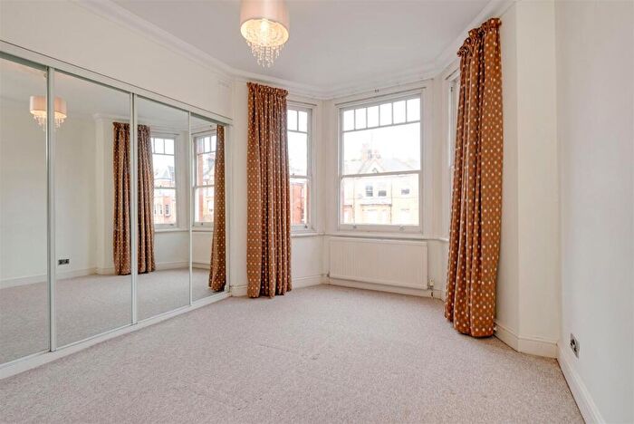 2 Bedroom Flat To Rent In Goldhurst Terrace, South Hampstead, London, NW6
