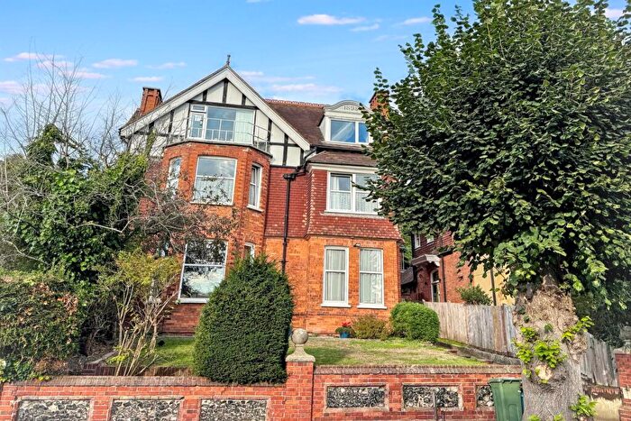 2 Bedroom Flat To Rent In Castle Avenue, CT16