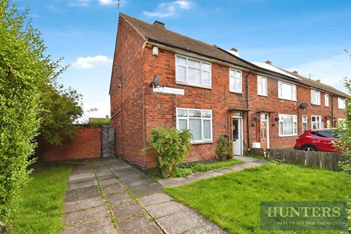 3 Bedroom End Of Terrace House For Sale In Birds Nest Avenue, Leicester, LE3