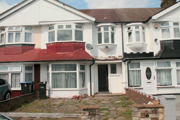 4 Bedroom Terraced House To Rent In Edmonton, Orpington Gardens, N18