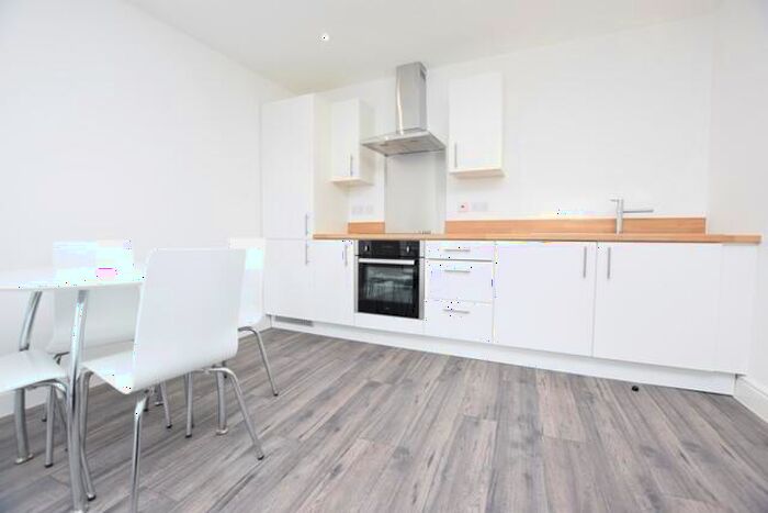 2 Bedroom Apartment To Rent In Queens House, Queen St, S1