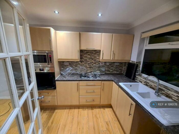 2 Bedroom Terraced House To Rent In Threshfield Close, Bury, BL9