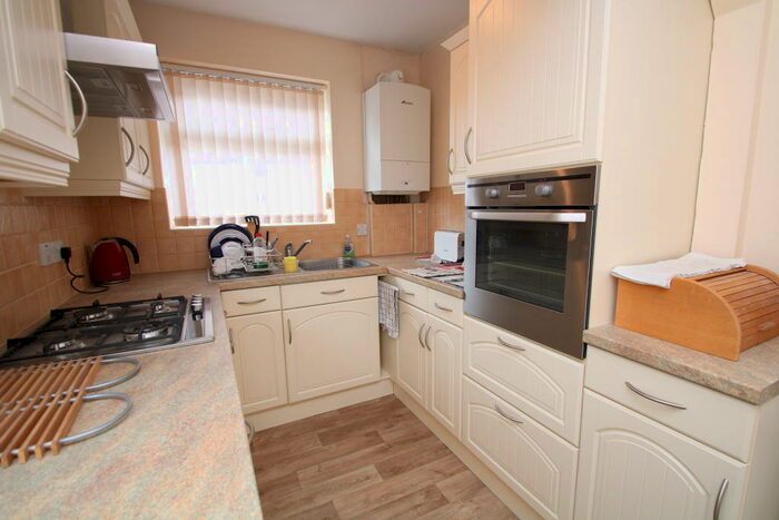 2 Bedroom Maisonette To Rent In Cheston Avenue, Croydon, CR0