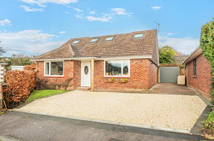 4 Bedroom Chalet For Sale In Carne Close, Chandler's Ford, SO53