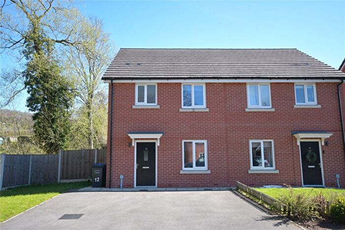 3 Bedroom Semi Detached House For Sale In Sail Court, Chesterfield, Derbyshire, S41