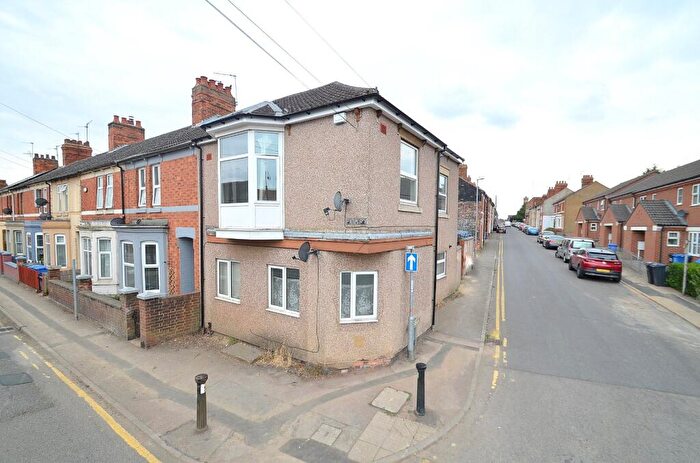 2 Bedroom Flat To Rent In Wood Street, Kettering, Northamptonshire, NN16