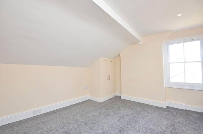 Studio To Rent In Hardman Road, Kingston, Kingston Upon Thames, KT2
