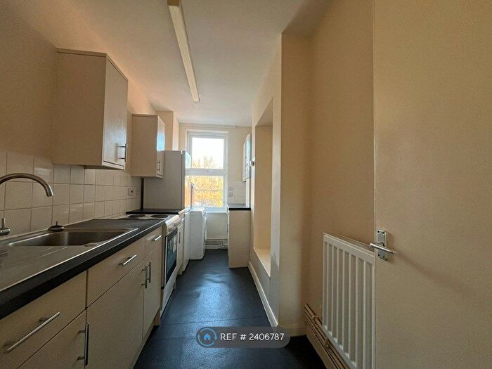 1 Bedroom Flat To Rent In Kingston Road, London, SW20