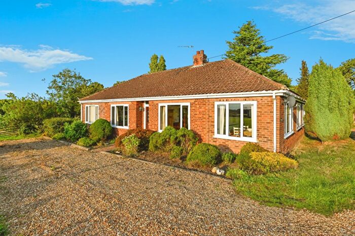 4 Bedroom Detached Bungalow For Sale In Lynn Road, Middleton, King's Lynn, PE32