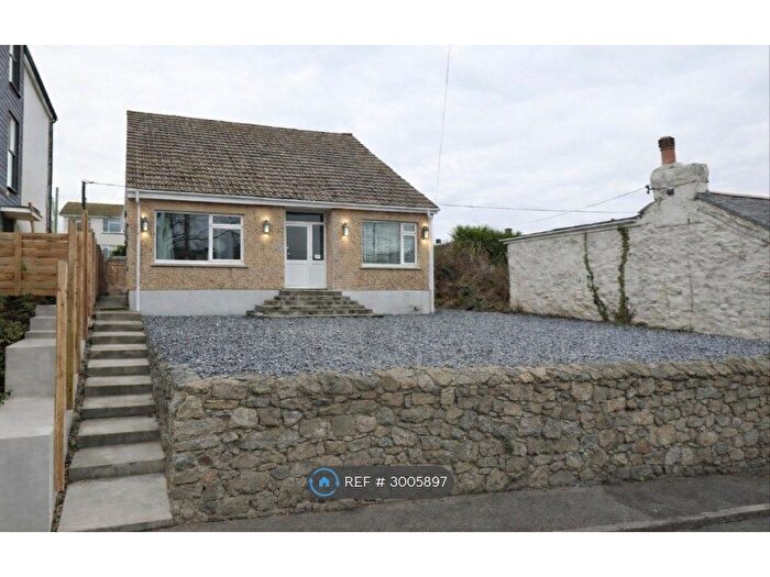 1 Bedroom Flat To Rent In Stennack Court, St. Ives, TR26