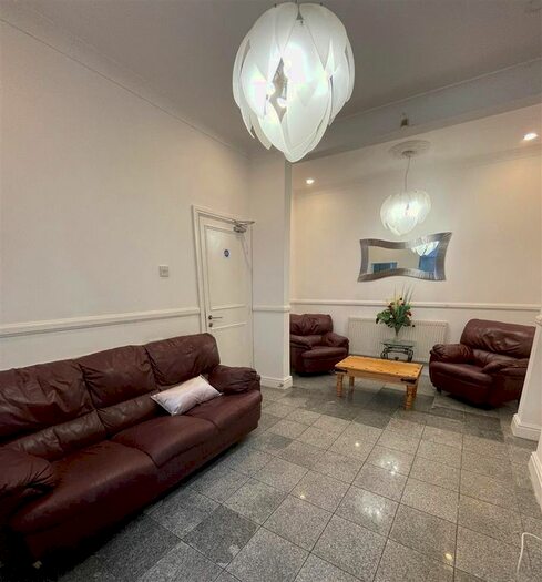 7 Bedroom Terraced House To Rent In Richmond Road, Cathays, Cardiff, CF24