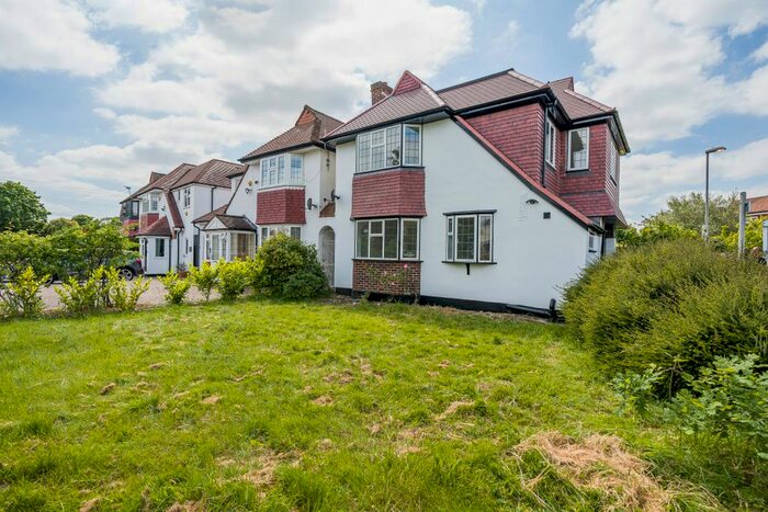 4 Bedroom Property To Rent In Malden Road, New Malden, KT3