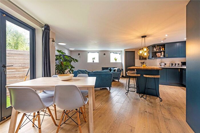 4 Bedroom Flat To Rent In Penrith Place, SE27