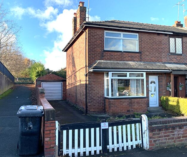 3 Bedroom End Of Terrace House For Sale In Westbury Place North, Hunslet, Leeds, LS10