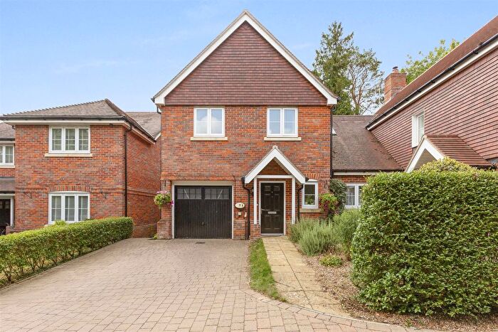 4 Bedroom Link Detached House For Sale In Terriers Drive, High Wycombe (Gated Development), HP13