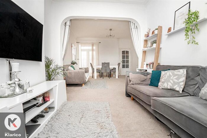 3 Bedroom End Of Terrace House For Sale In Blythswood Road, Birmingham, B11