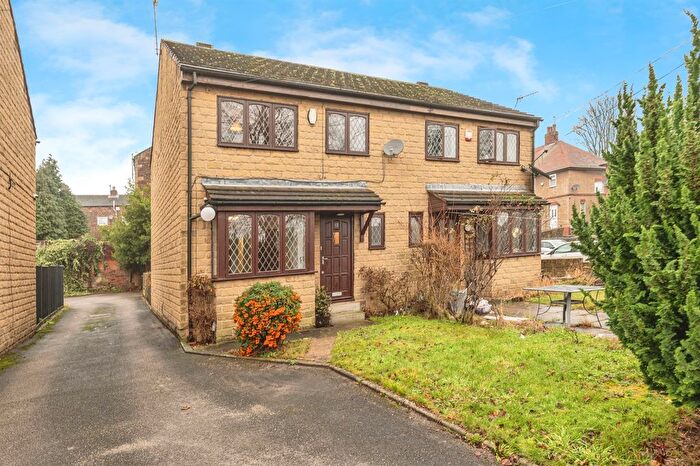 3 Bedroom Semi Detached House For Sale In The Drive, Carlinghow, Batley, WF17