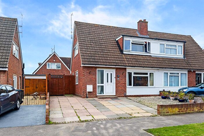 3 Bedroom Semi-detached House For Sale In Tithe Barn Road, Wootton, MK43