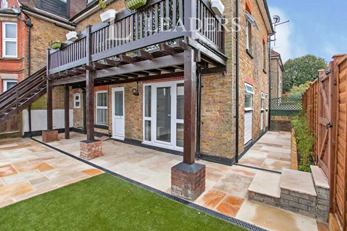 2 Bedroom Flat To Rent In London Road, RH1