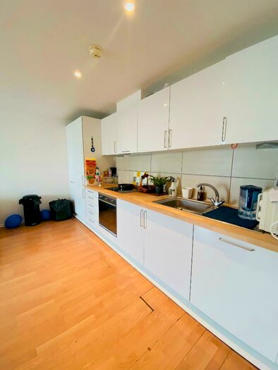1 Bedroom Flat To Rent In Aurora Building, Blackwall Way, South Quay, Canary Wharf, London, E14
