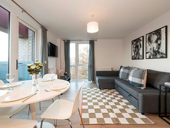 2 Bedroom Flat To Rent In London Borough Of Barnet, NW9