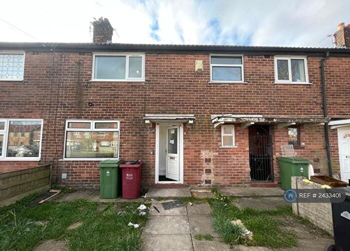 3 Bedroom Terraced House To Rent In Stockdale Grove, Bolton, BL2