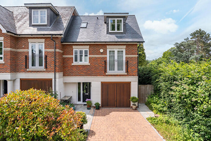 4 Bedroom Town House For Sale In Reigate Road, Pixham, RH4