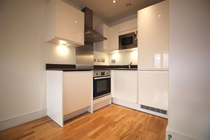 1 Bedroom Flat To Rent In Swanfield Road, Waltham Cross, EN8