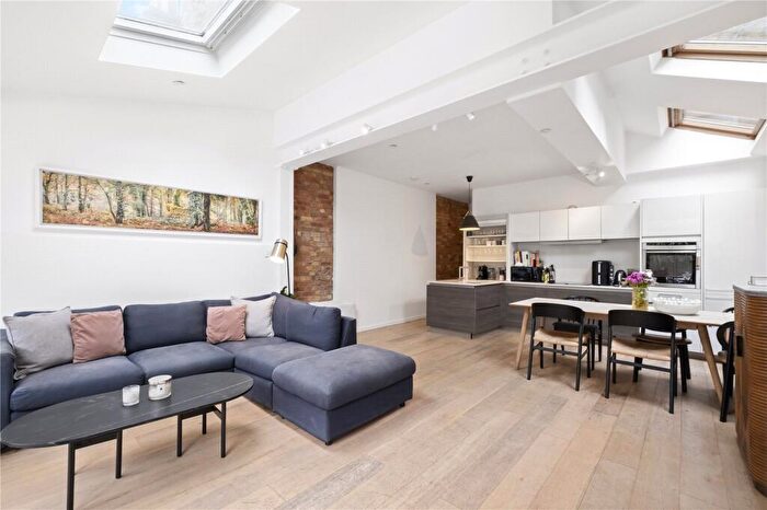 3 Bedroom Apartment For Sale In Eckstein Road, London, SW11