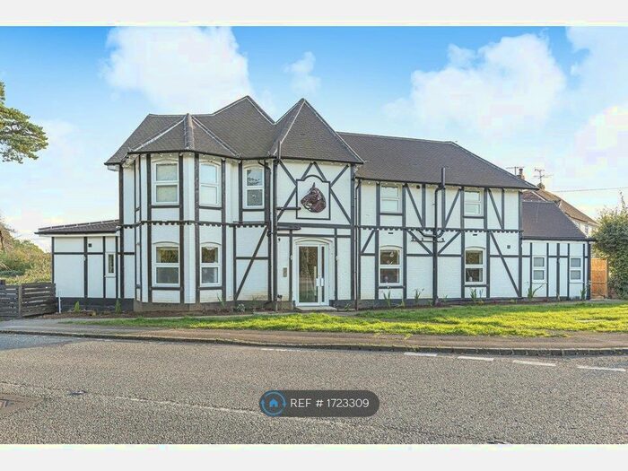 2 Bedroom Flat To Rent In Lord Lyon, Stockcross, Newbury, RG20