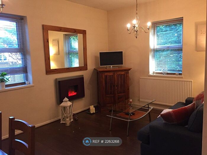 1 Bedroom Flat To Rent In Palatine Road, Manchester, M20