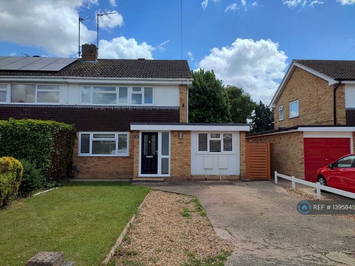 3 Bedroom Semi-Detached House To Rent In Fairfields Crescent, St. Ives, PE27