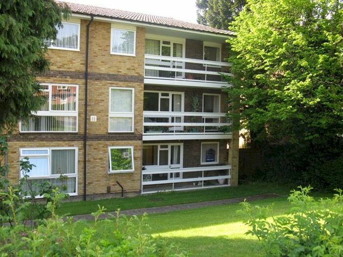 Studio To Rent In Croydon Road, Caterham, Surrey, CR3