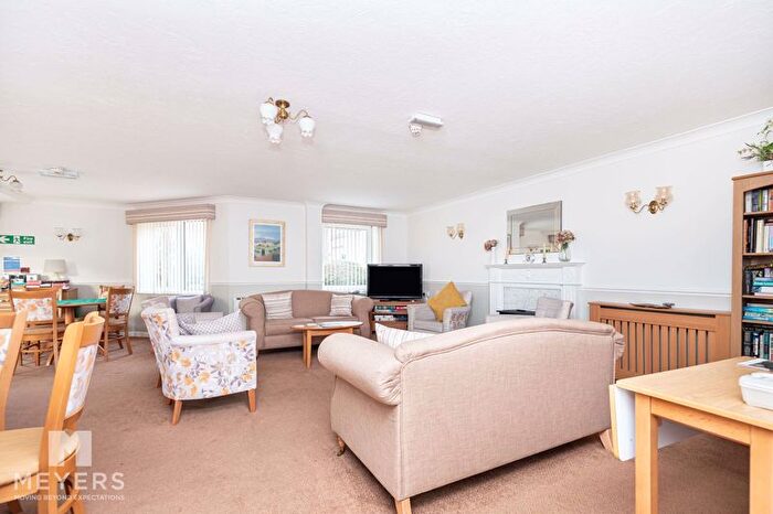 1 Bedroom Flat For Sale In Sea Road, Bournemouth, BH5