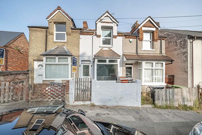 2 Bedroom Terraced House For Sale In Radnor Street, Kingshill, Swindon, SN1