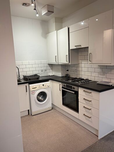 1 Bedroom Flat To Rent In The Broadway, London, NW7