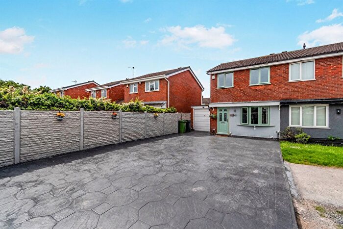 2 Bedroom Semi Detached House For Sale In Ewhurst Close, Willenhall, WV13